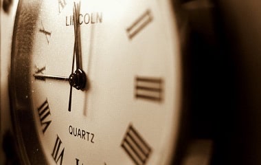 公安局超出传唤时限不放人怎么办