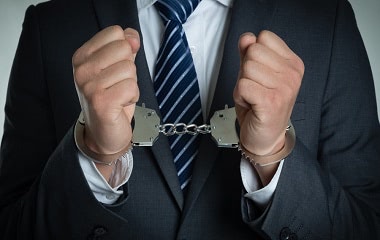 聚众斗殴罪最轻判多久