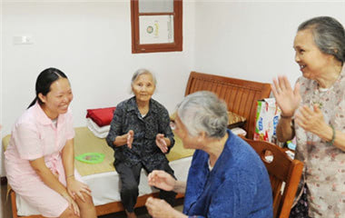 年轻人住养老院减轻租房负担又提高养老质量